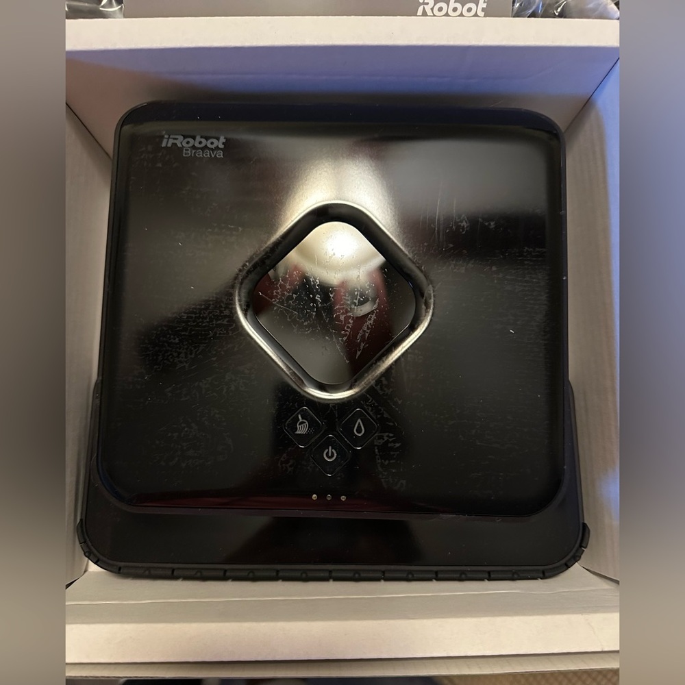 iRobot - Braava 380T Robot Mop - Black
New In Box - Picture 9 of 15